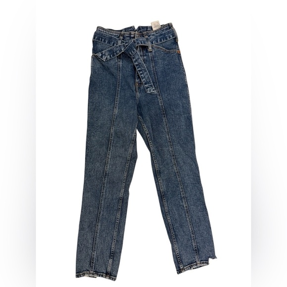Abercrombie & Fitch Denim - Abercrombie & Fitch Blue Ultra High Rise Mom Jeans Size
